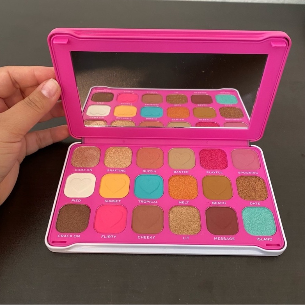 love island X Makeup Revolution Eyeshadow Palette with Mirror - Picture 6 of 6
